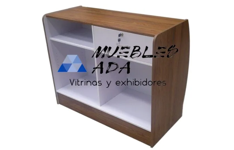 Recepción de panadería en madera con frente blanco